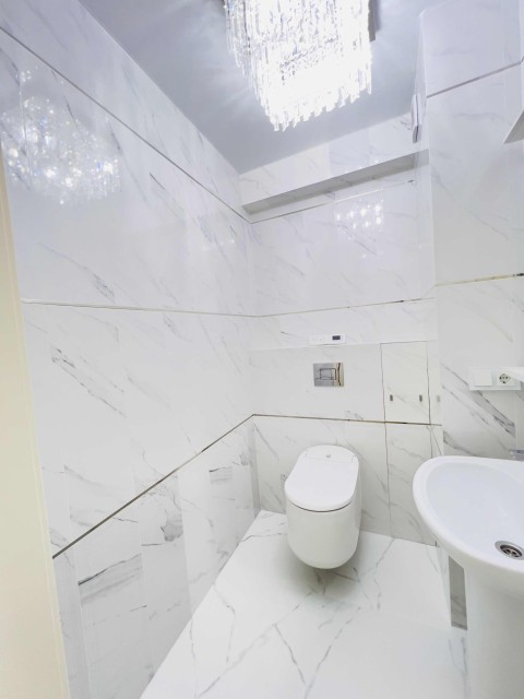 3 комн., 75 м², Блочный, Сахацирк 4