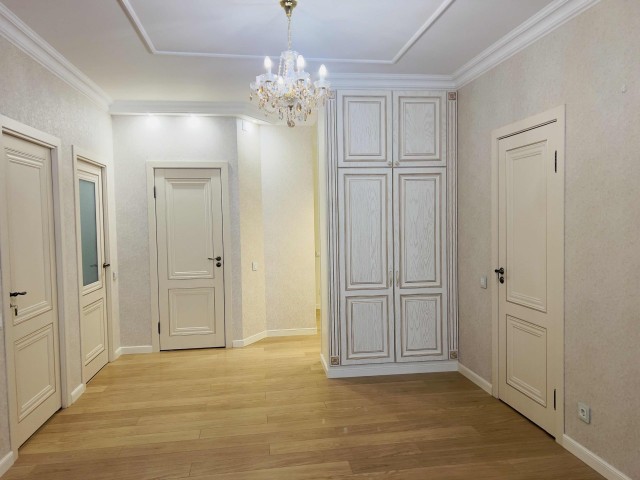 3 комн., 75 м², Блочный, Сахацирк 6