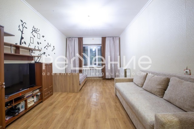 1 комн., 42 м², Инд. планировка, Областная больница, рынок "Манньыаттаах" 4