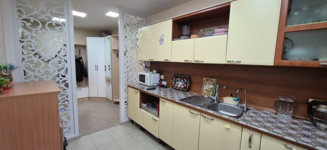 3 комн., КПД, Центр - район пл. Орджоникидзе 3