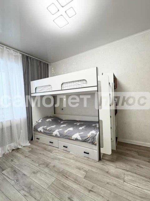 3 комн., 71 м², Блочный, Глазная больница 9