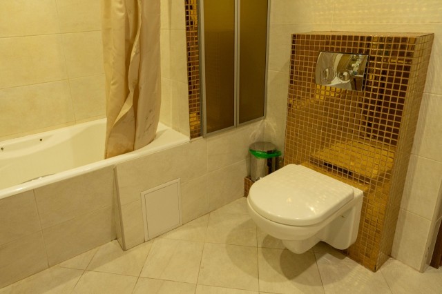 3 комн., 131 м², Блочный, 31 школа 10