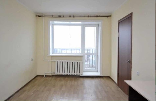 2 комн., 42 м², Блочный, Центр - район пл. Орджоникидзе 3