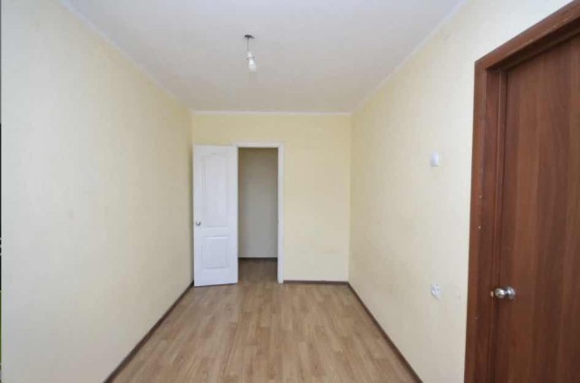 2 комн., 42 м², Блочный, Центр - район пл. Орджоникидзе 10