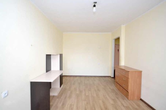 2 комн., 42 м², Блочный, Центр - район пл. Орджоникидзе 4