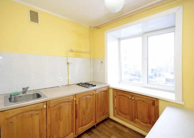 2 комн., 42 м², Блочный, Центр - район пл. Орджоникидзе 6