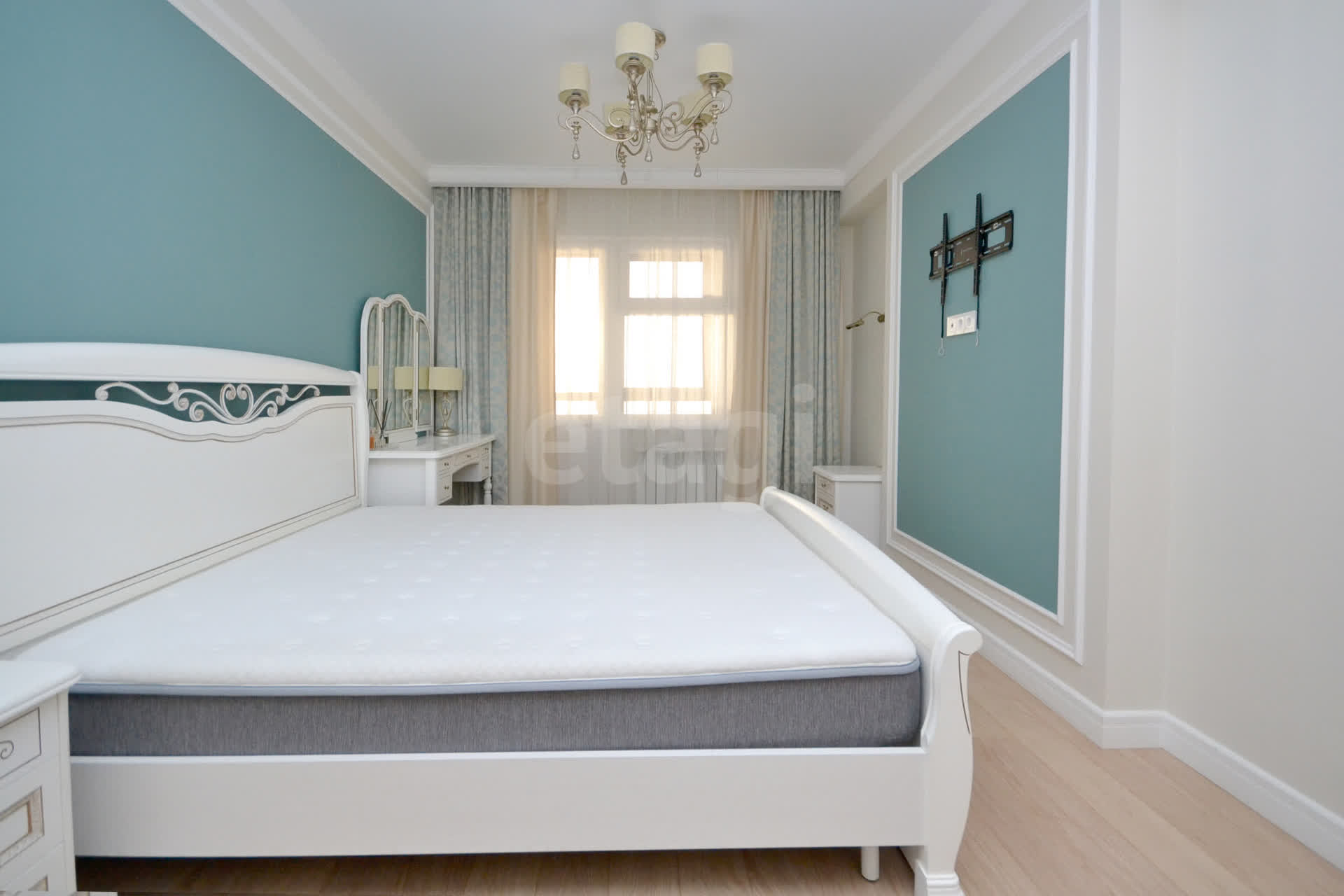 3 комн., 107 м², Монолитно-каркасный 10