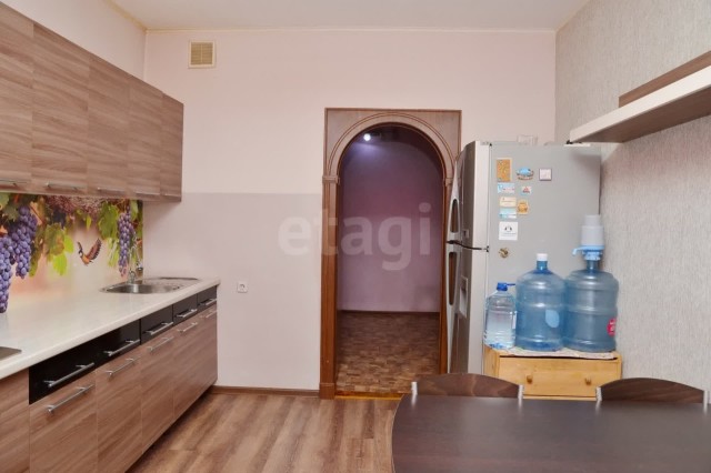 3 комн., 73 м², Блочный, Авиапорт 5