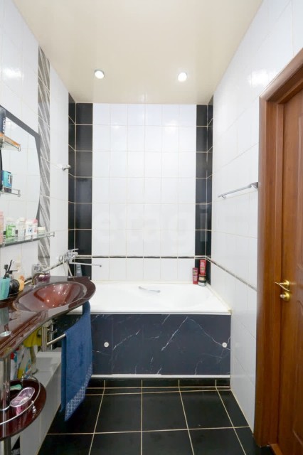 2 комн., 69 м², 112 серия, Крестьянский рынок, стадион "Туймаада" 9