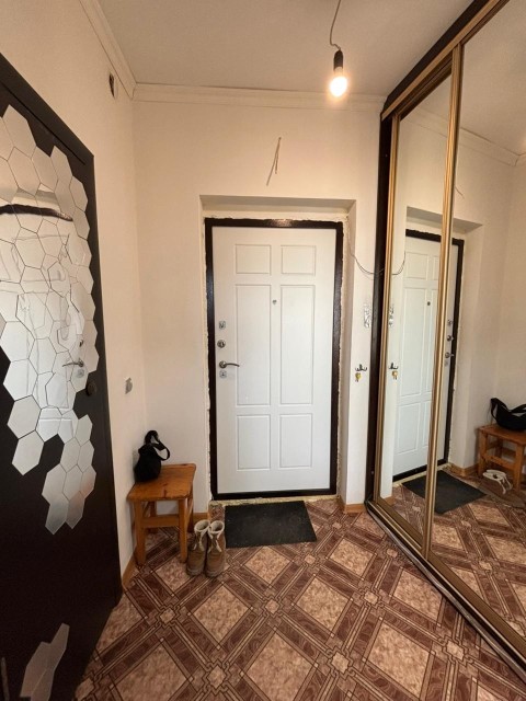 1 комн., 31 м², Блочный, Областная больница, рынок "Манньыаттаах" 8