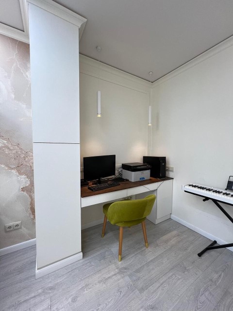 4 комн., 93 м², Блочный, Вилюйский тракт 7