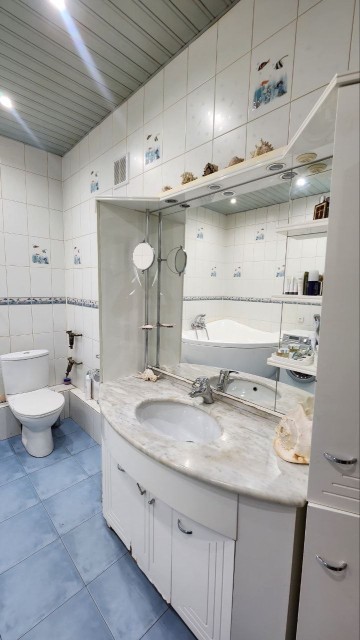 4 комн., 101 м², 112 серия, Областная больница, рынок "Манньыаттаах" 12