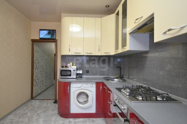 2 комн., 69 м², 112 серия, Крестьянский рынок, стадион "Туймаада" 2