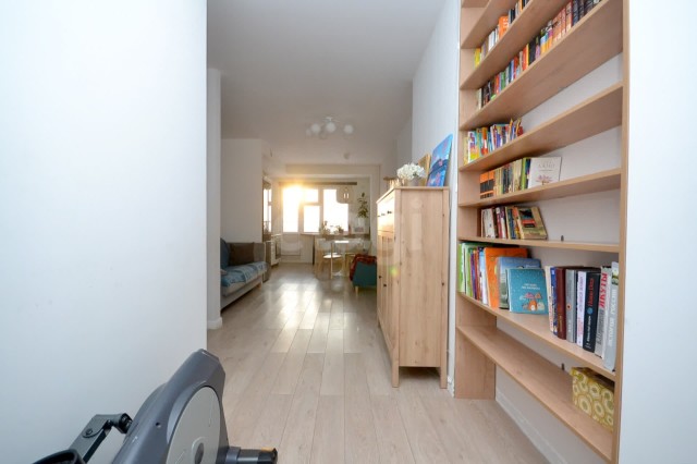 2 комн., Монолитно-каркасный, 203 мкрн. 7