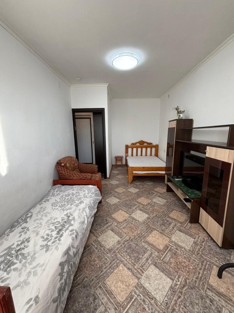 1 комн., 31 м², Блочный, Областная больница, рынок "Манньыаттаах" 3