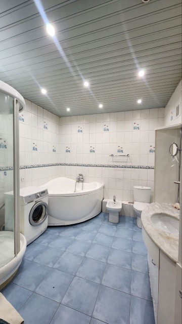 4 комн., 101 м², 112 серия, Областная больница, рынок "Манньыаттаах" 11