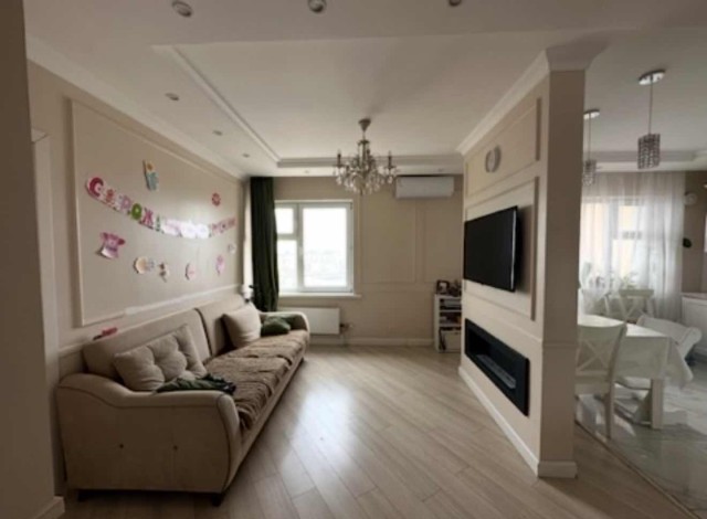 3 комн., 63 м², Инд. планировка, Крестьянский рынок, стадион "Туймаада"