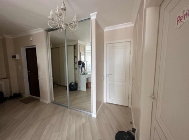 3 комн., 63 м², Инд. планировка, Крестьянский рынок, стадион "Туймаада" 3