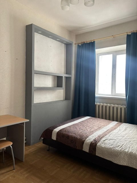 4 комн., 90 м², Инд. планировка, Центр - район пл. Дружбы