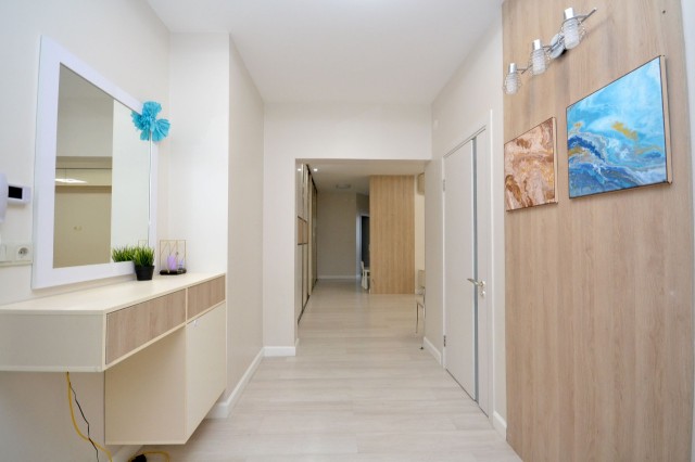 4 комн., 110 м², Монолитно-каркасный, Дом быта 7