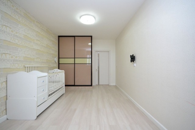 4 комн., 110 м², Монолитно-каркасный, Дом быта 14