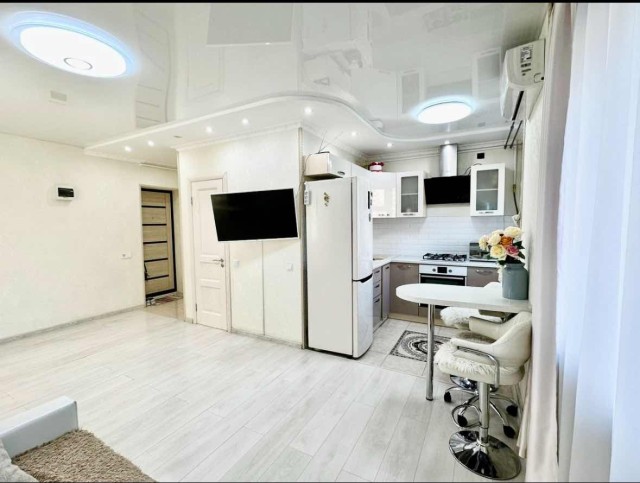 2 комн., 43 м², Блочный, Центр - район пл. Ленина 7