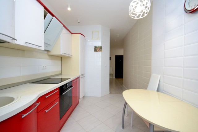 4 комн., 110 м², Монолитно-каркасный, Дом быта 5