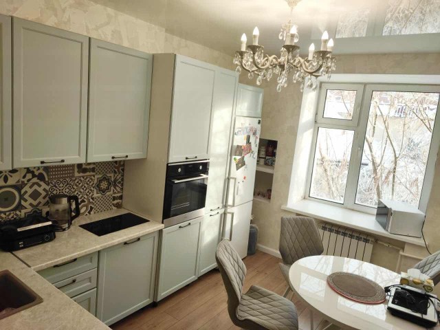 2 комн., 70 м², Сталинка, Центр - район пл. Ленина 10