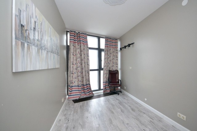 4 комн., 110 м², Монолитно-каркасный, Дом быта 11