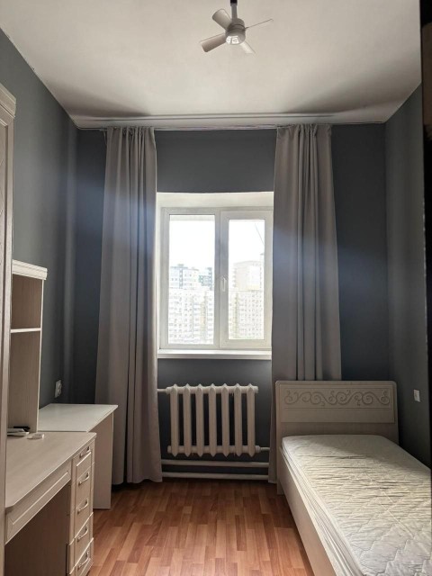 4 комн., 90 м², Инд. планировка, Центр - район пл. Дружбы 3