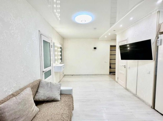 2 комн., 43 м², Блочный, Центр - район пл. Ленина 4