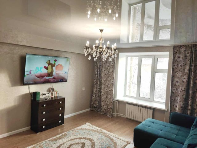 2 комн., 70 м², Сталинка, Центр - район пл. Ленина 11