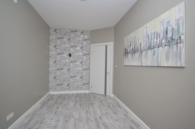 4 комн., 110 м², Монолитно-каркасный, Дом быта 12