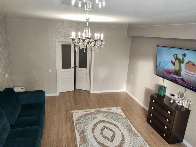 2 комн., 70 м², Сталинка, Центр - район пл. Ленина 13