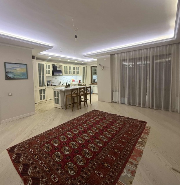 3 комн., 96 м², Монолитно-каркасный, Дом быта 4