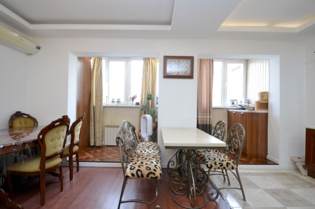 3 комн., 81 м², 112 серия, Сахацирк 2