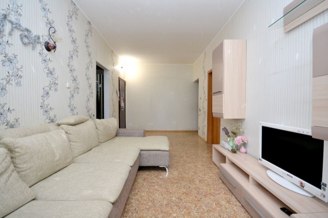 3 комн., 75 м², 112 серия, Сахацирк 4