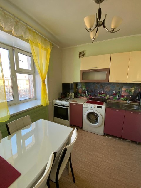 2 комн., 47 м², Инд. планировка, Площадь Победы