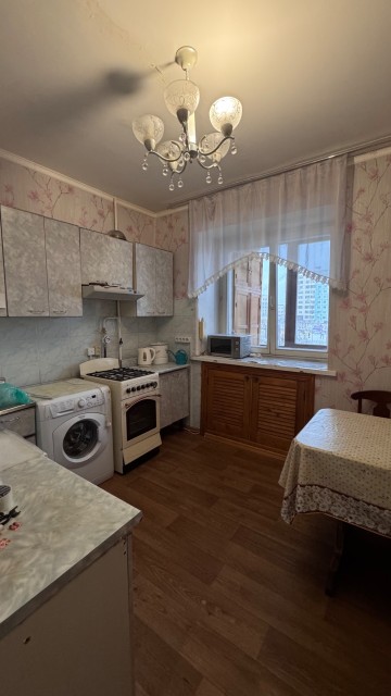 4 комн., 95 м², Инд. планировка, Центр - район пл. Орджоникидзе 12