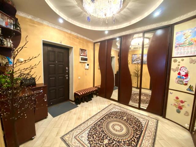 3 комн., 119 м², Инд. планировка, Центр - район пл. Орджоникидзе 8