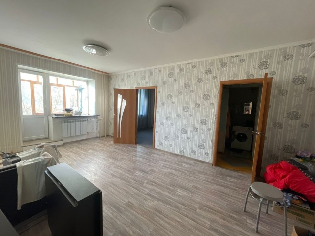 3 комн., 60 м², Блочный, 26 школа 4