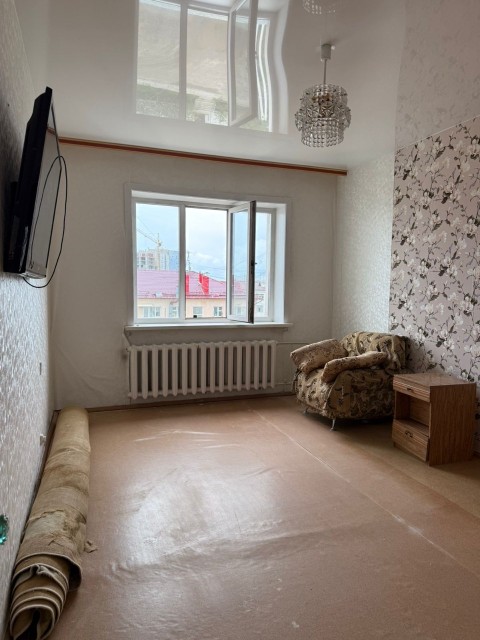 3 комн., 79 м², Блочный, Кинотеатр Лена