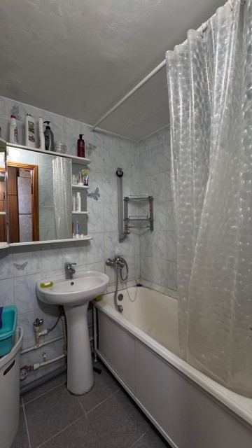 4 комн., 95 м², Инд. планировка, Центр - район пл. Орджоникидзе 11