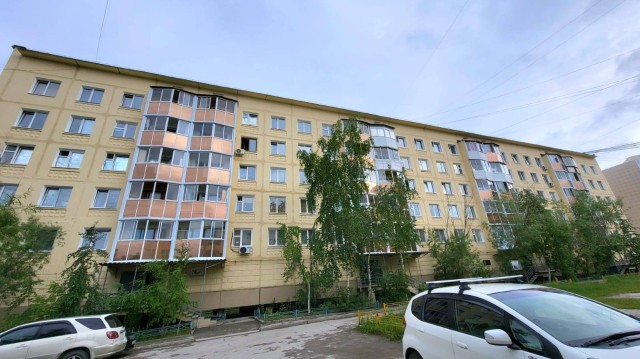 4 комн., 71 м², КПД, Центр - район пл. Орджоникидзе 8