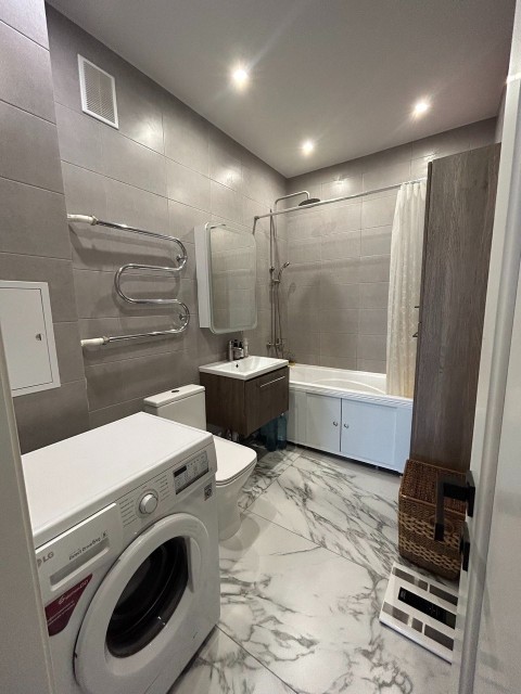 3 комн., 79 м², Инд. планировка, Апельсин 8