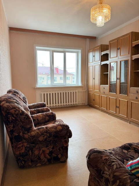 3 комн., 79 м², Блочный, Кинотеатр Лена 3