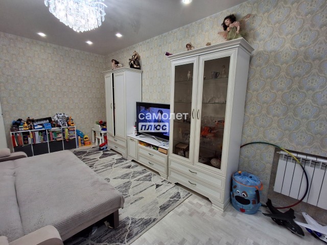 3 комн., 72 м², Блочный, Областная больница, рынок "Манньыаттаах" 7