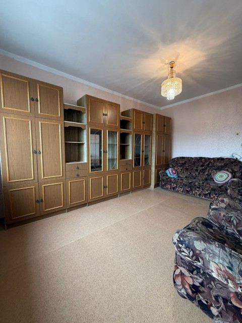 3 комн., 79 м², Блочный, Кинотеатр Лена 2