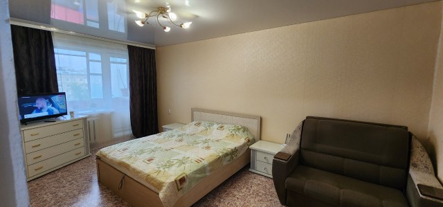 1 комн., 35 м², КПД, Центр - район пл. Орджоникидзе 4