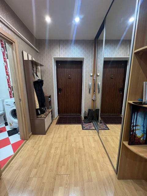 2 комн., 58 м², Блочный, Центр - район пл. Орджоникидзе 2